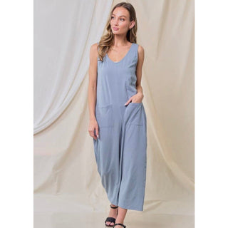 tank jumpsuit in light blue with loose fit and front pockets